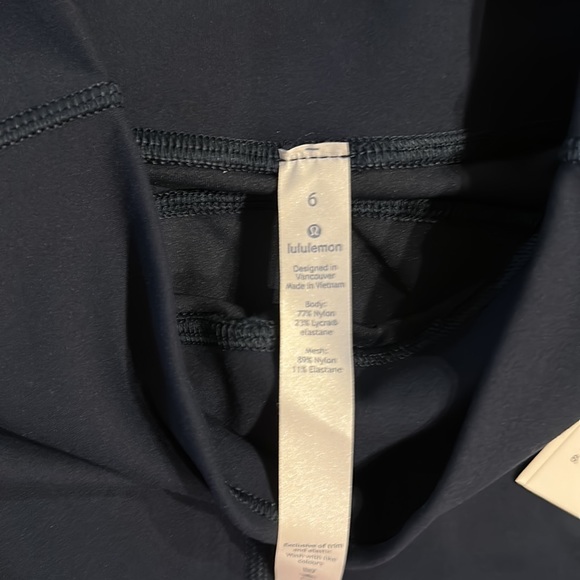 Lululemon. In Movement Crop - Picture 4 of 4